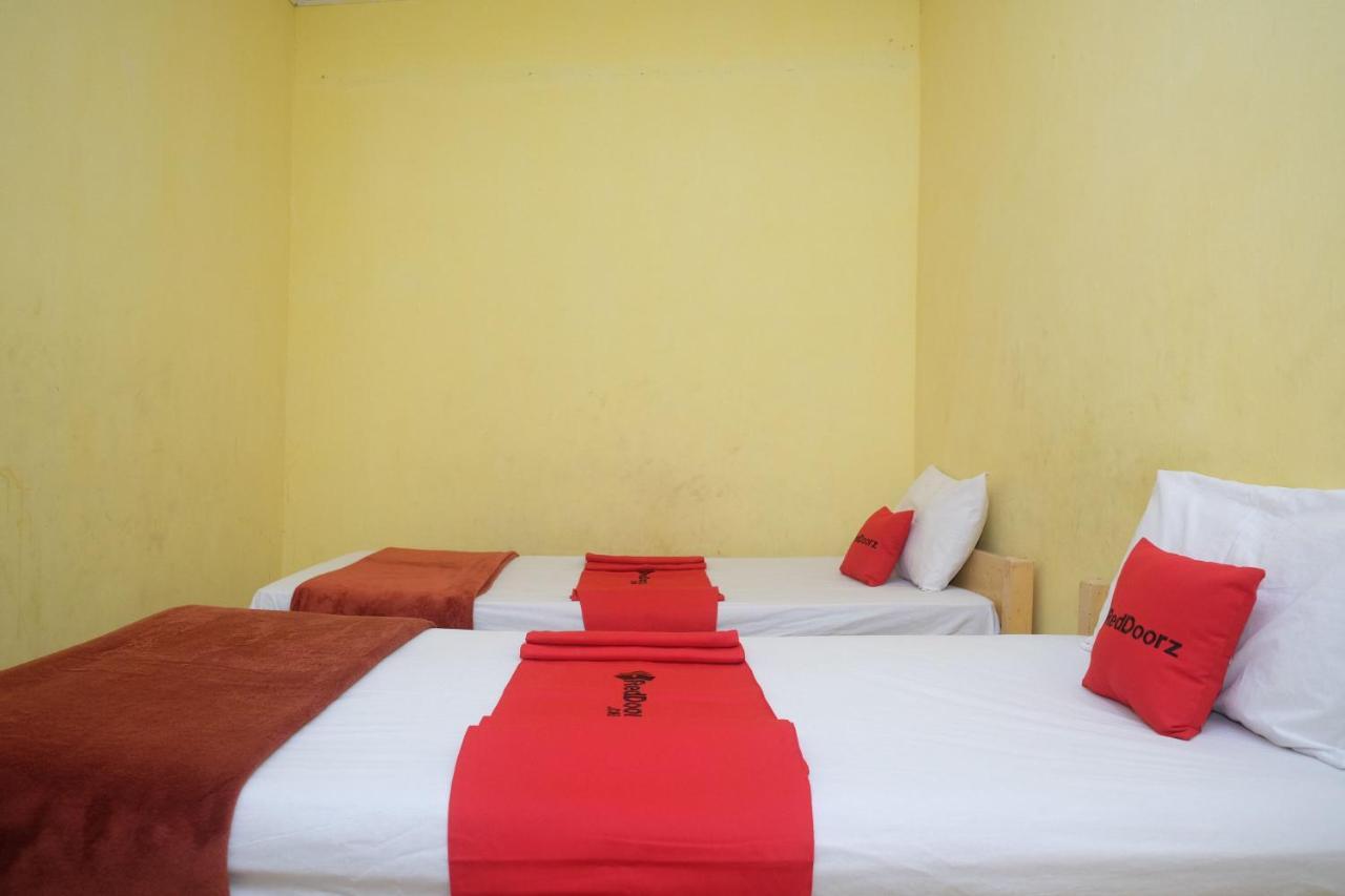 Reddoorz Near Pelabuhan Nusantara Parepare Exterior photo