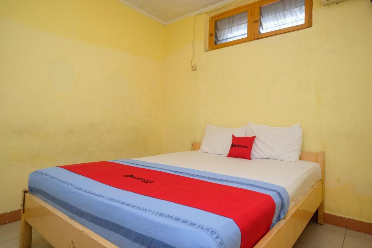Reddoorz Near Pelabuhan Nusantara Parepare Exterior photo