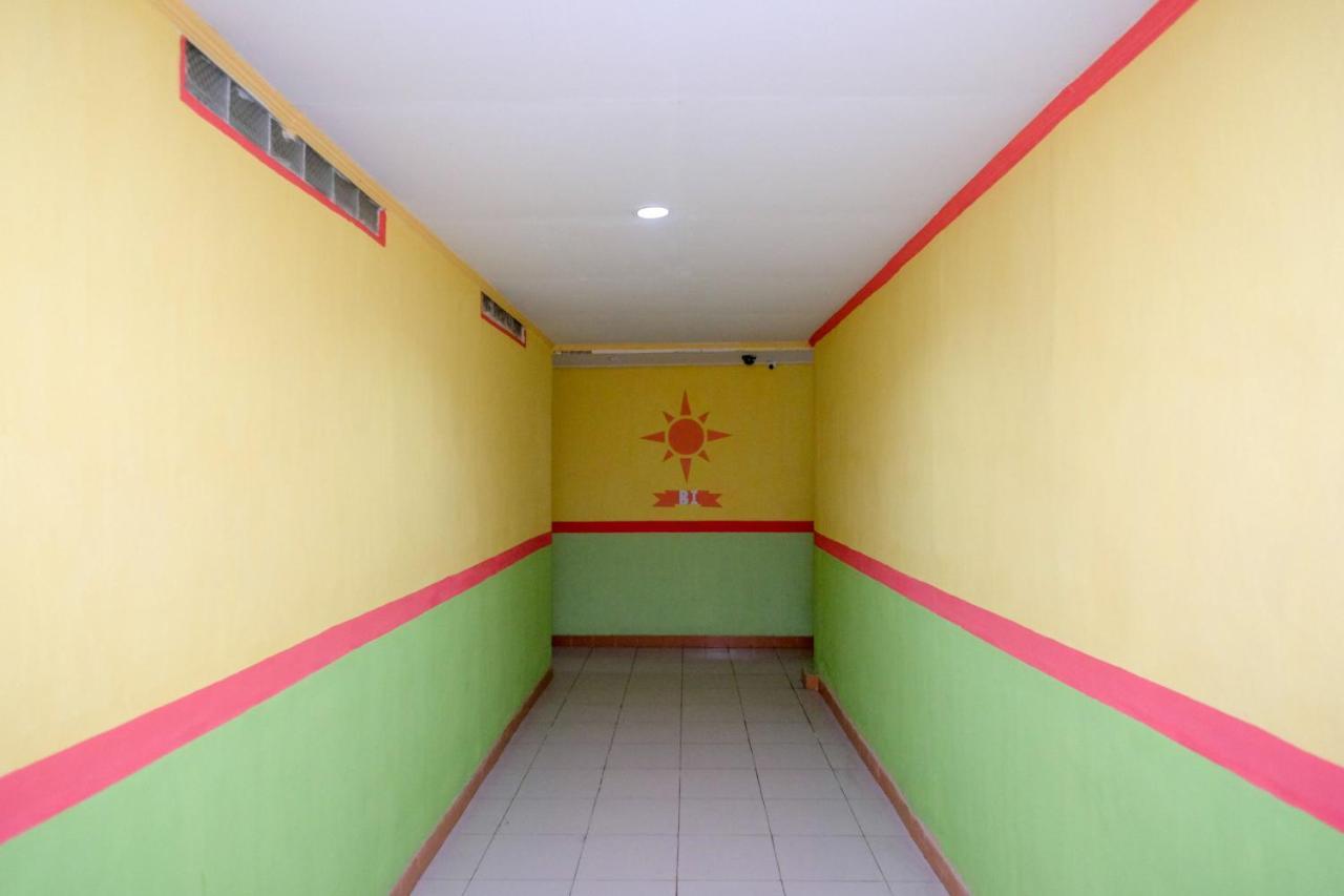 Reddoorz Near Pelabuhan Nusantara Parepare Exterior photo