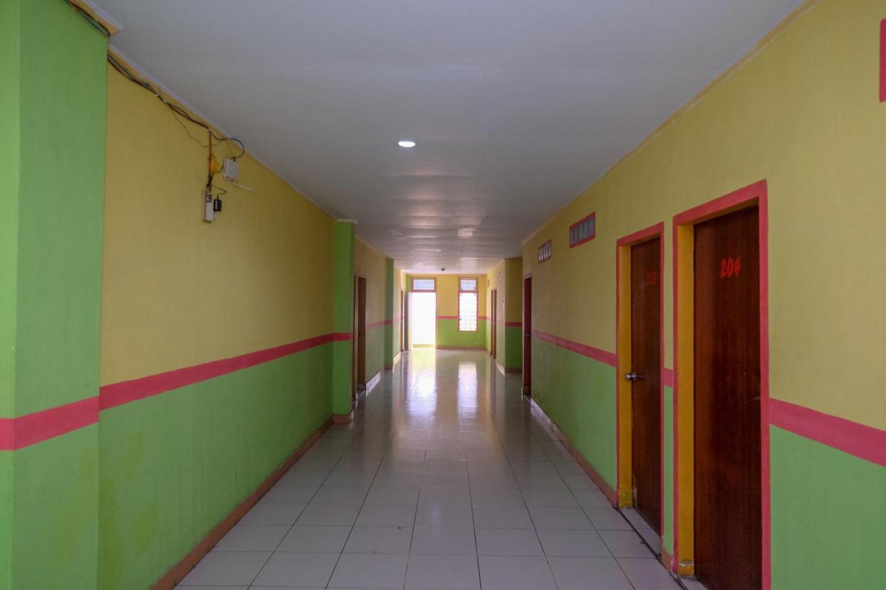 Reddoorz Near Pelabuhan Nusantara Parepare Exterior photo