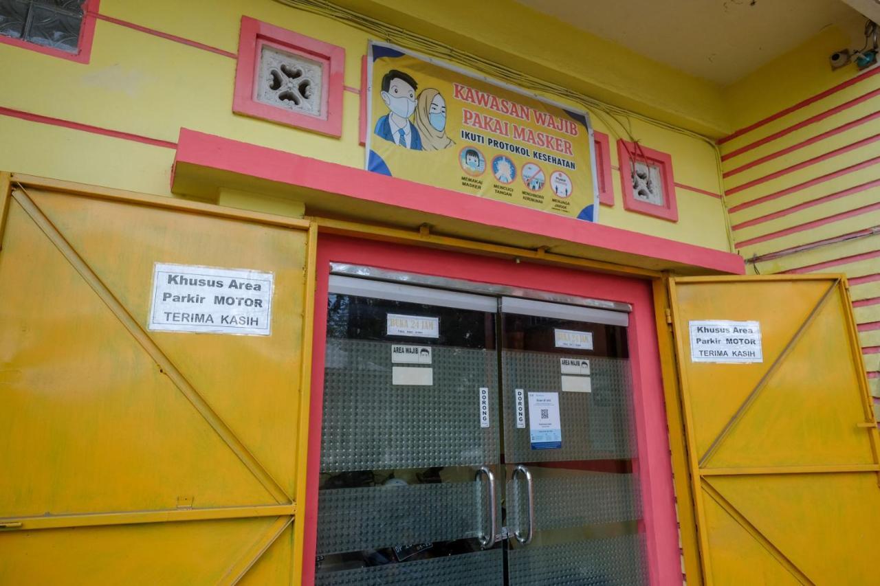 Reddoorz Near Pelabuhan Nusantara Parepare Exterior photo