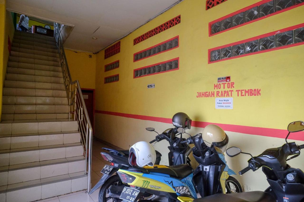Reddoorz Near Pelabuhan Nusantara Parepare Exterior photo