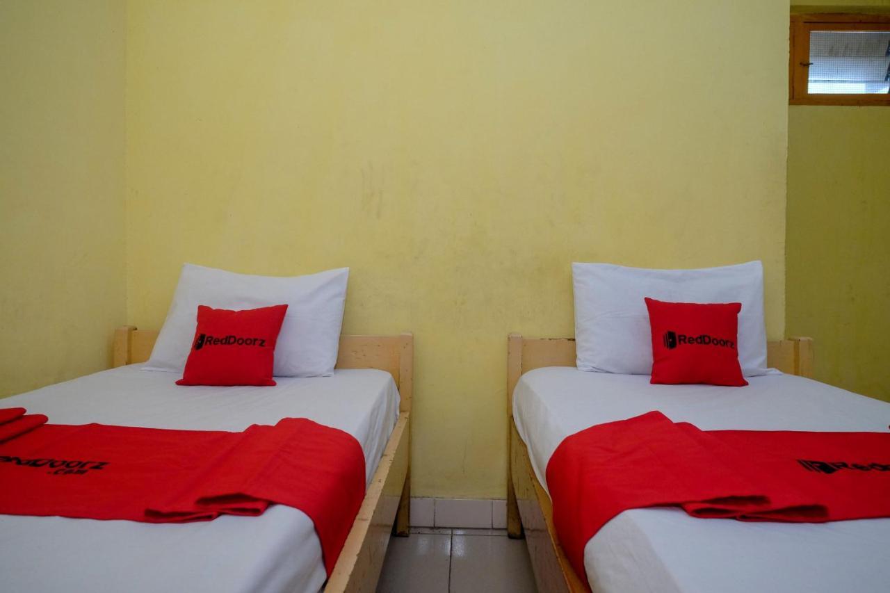 Reddoorz Near Pelabuhan Nusantara Parepare Exterior photo